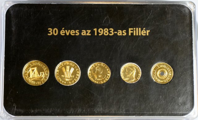 30 ves az 1983-as 2, 5, 10, 20 s 50 fillres arany fantziaveret bliszter